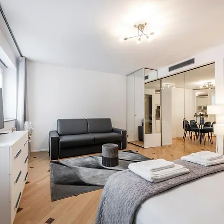 Milan Royal Suites - Centro Duomo-3