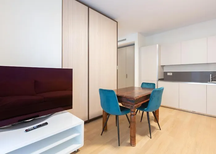 Easytopstay - Cozy Flat With Parking
